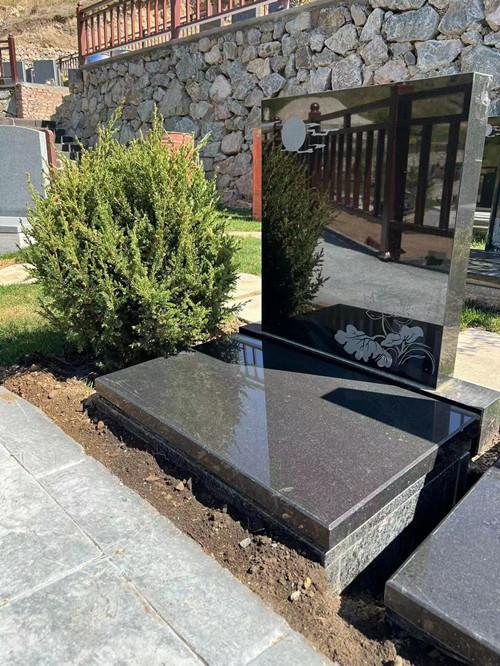 ��ɫ����������